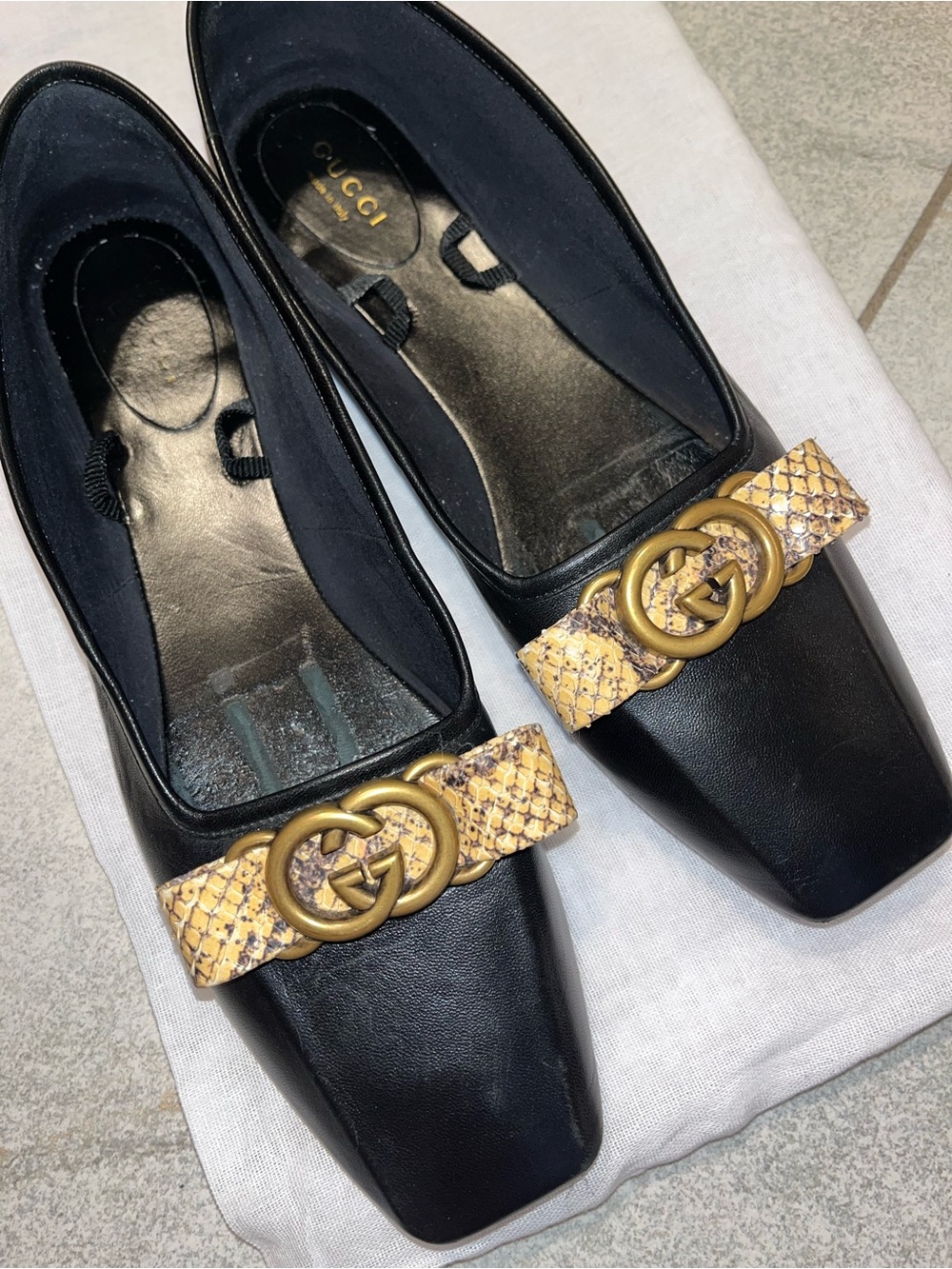 Gucci Black Leather ballet flats with Tan Snakeskin bow  and Gold Double GG
